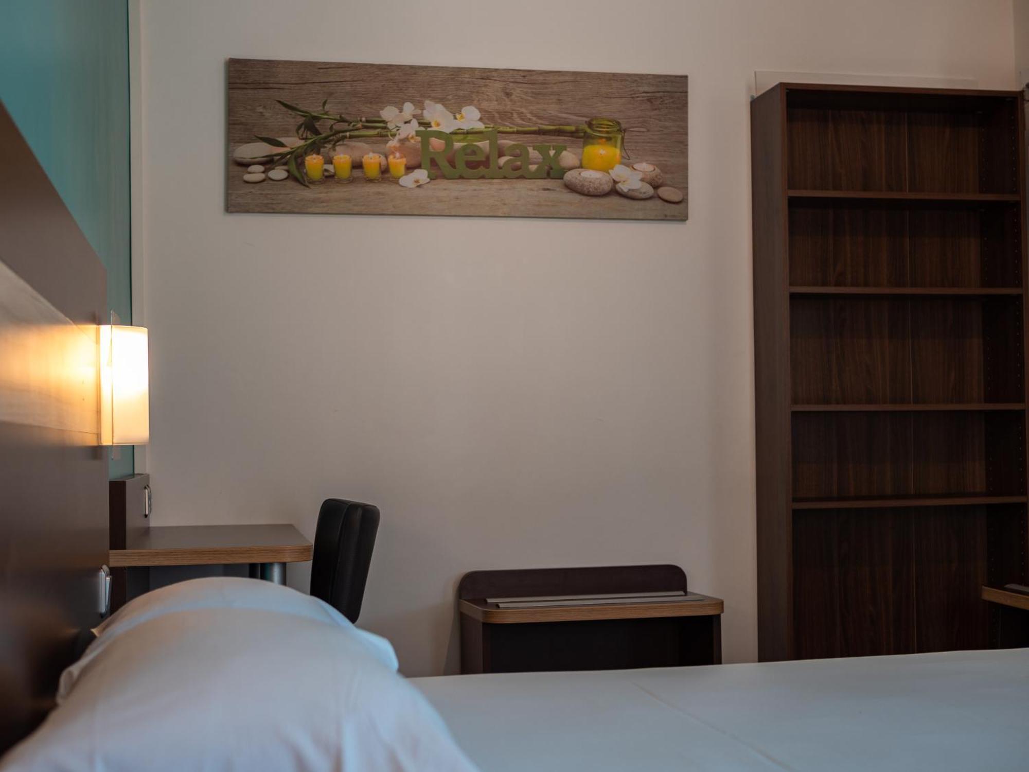 Hotel Restaurant Les Jardins D'Épône חדר תמונה