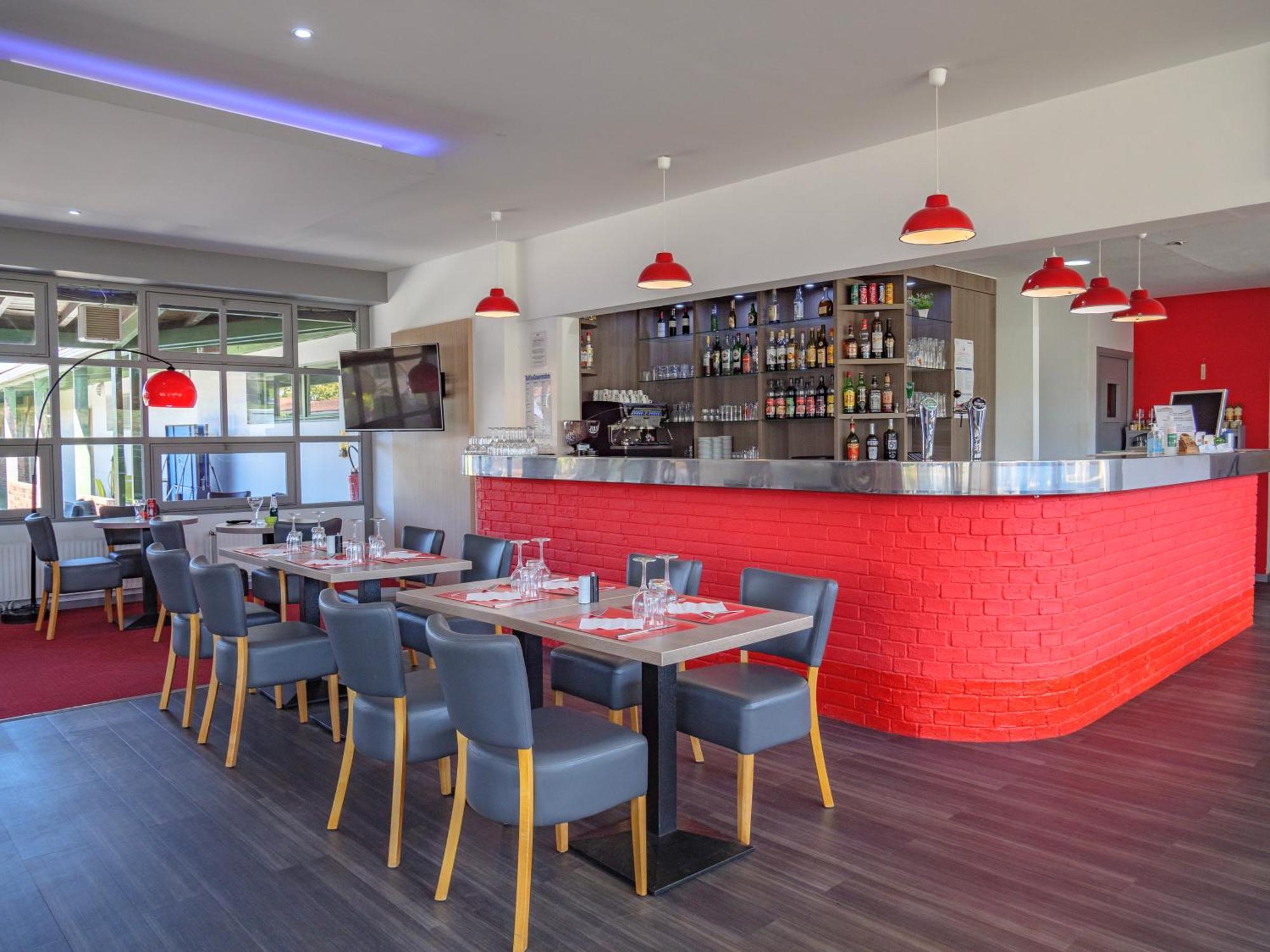 Hotel Restaurant Les Jardins D'Épône מראה חיצוני תמונה