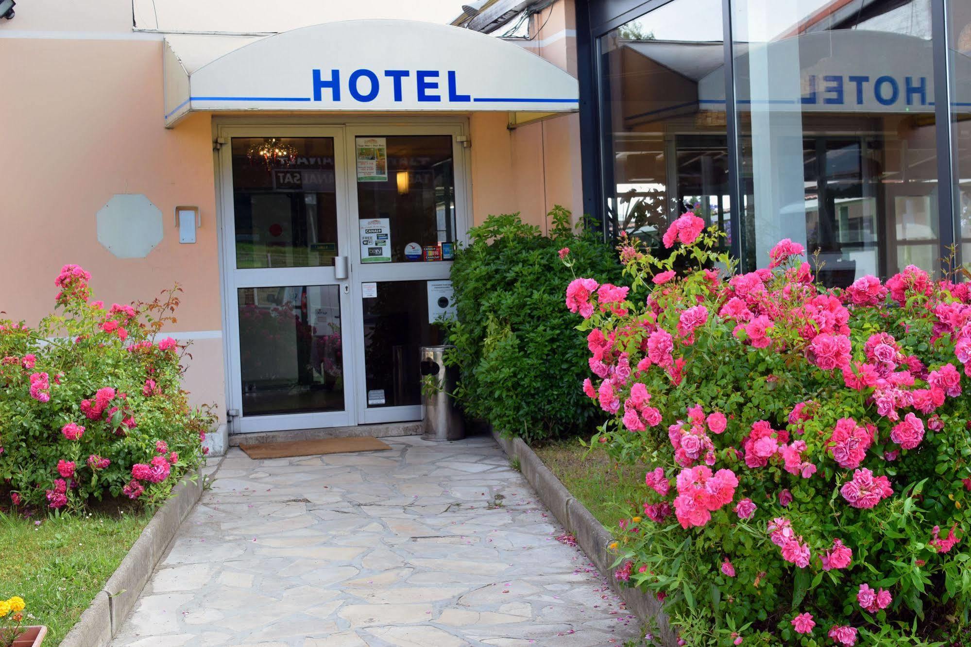 Hotel Restaurant Les Jardins D'Épône מראה חיצוני תמונה